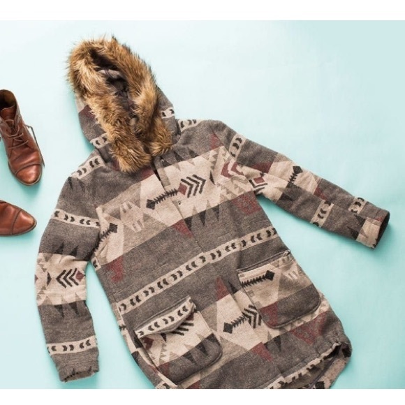 BB Dakota Aztec Jacket with Fur Trim Hood - Picture 5 of 5